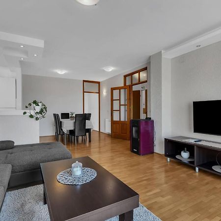 Urban Apartment Макарска Екстериор снимка