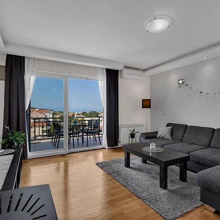 Urban Apartment Макарска Екстериор снимка