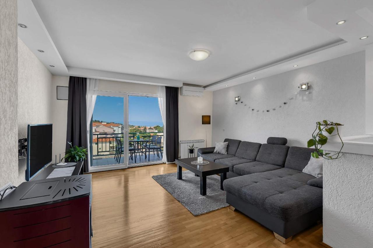 Urban Apartment Макарска Екстериор снимка