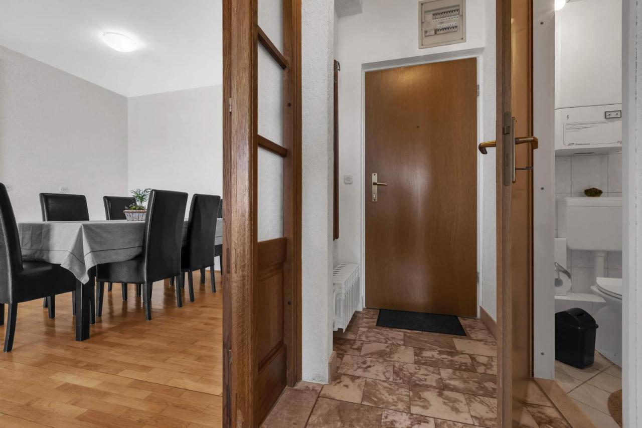 Urban Apartment Макарска Екстериор снимка