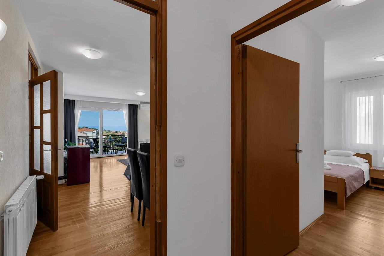 Urban Apartment Макарска Екстериор снимка