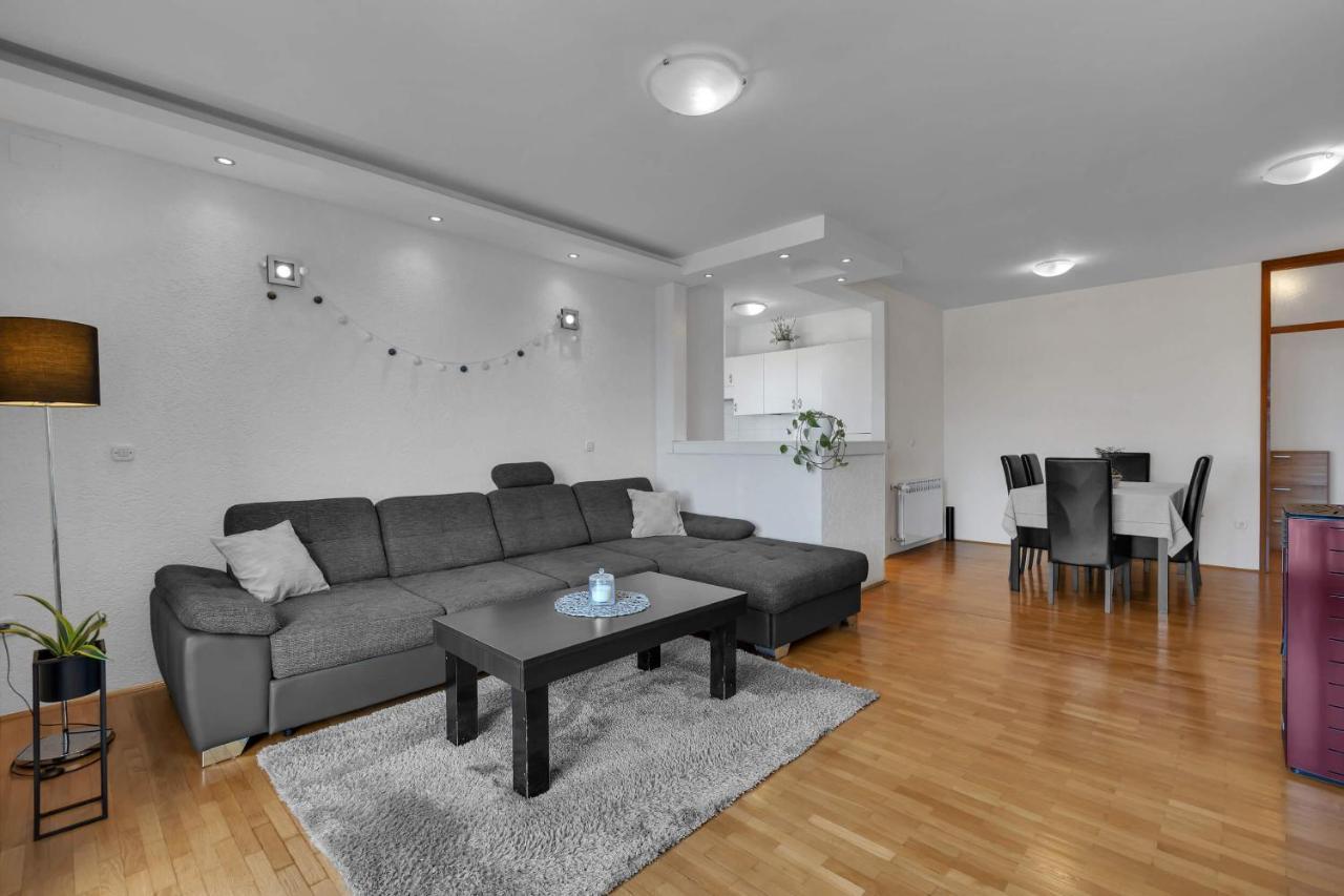 Urban Apartment Макарска Екстериор снимка