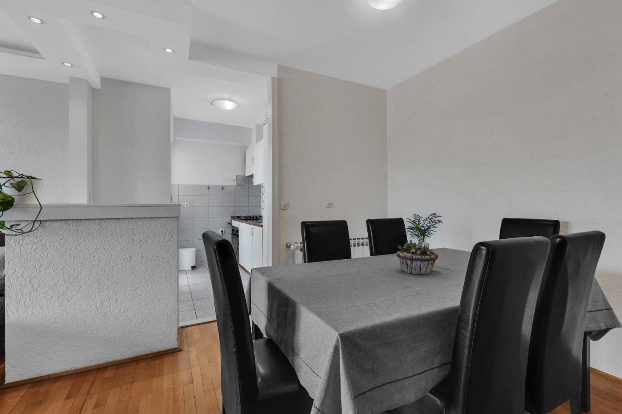 Urban Apartment Макарска Екстериор снимка