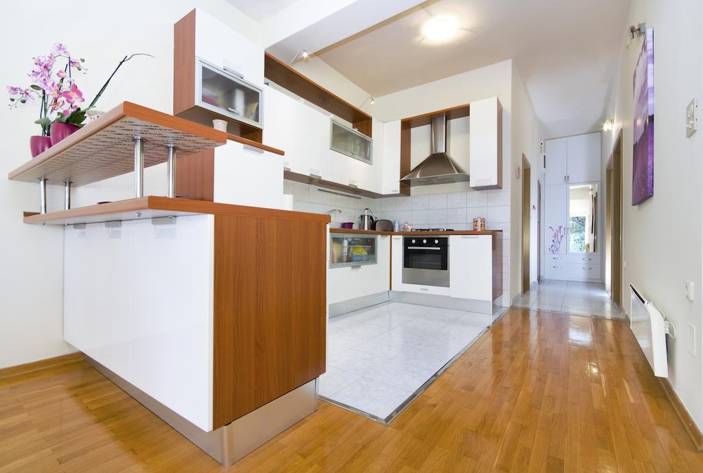 Urban Apartment Макарска Екстериор снимка
